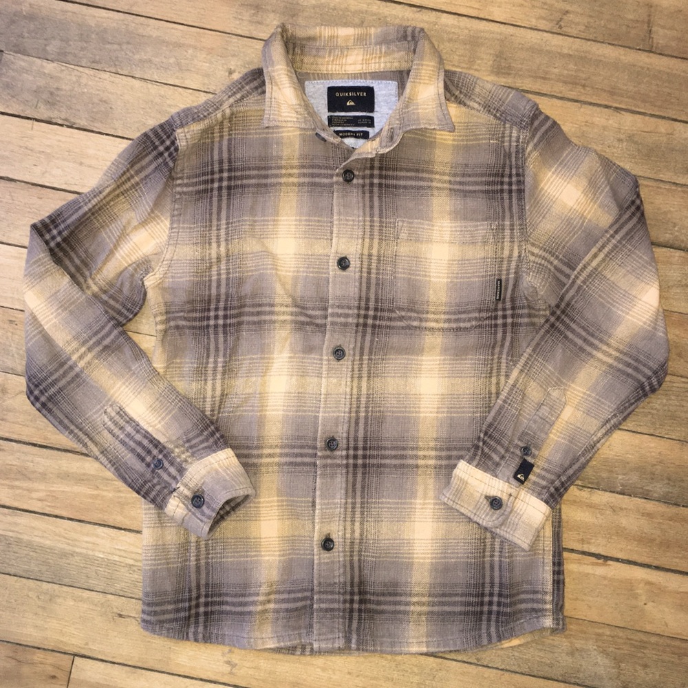 Like new!! Quicksilver button down flannel